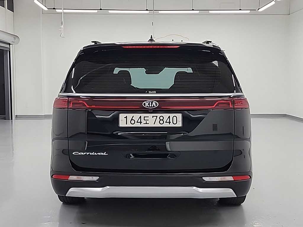 KIA Carnival - Vista 3