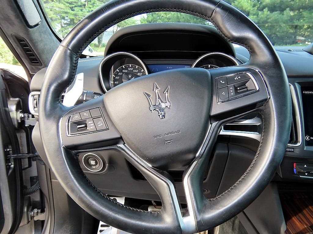 Maserati Levante - Vista 8
