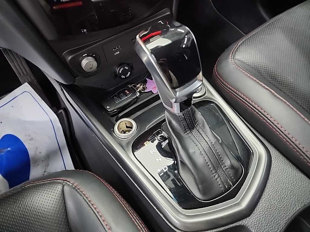 Ssangyong Tivoli - Vista 8