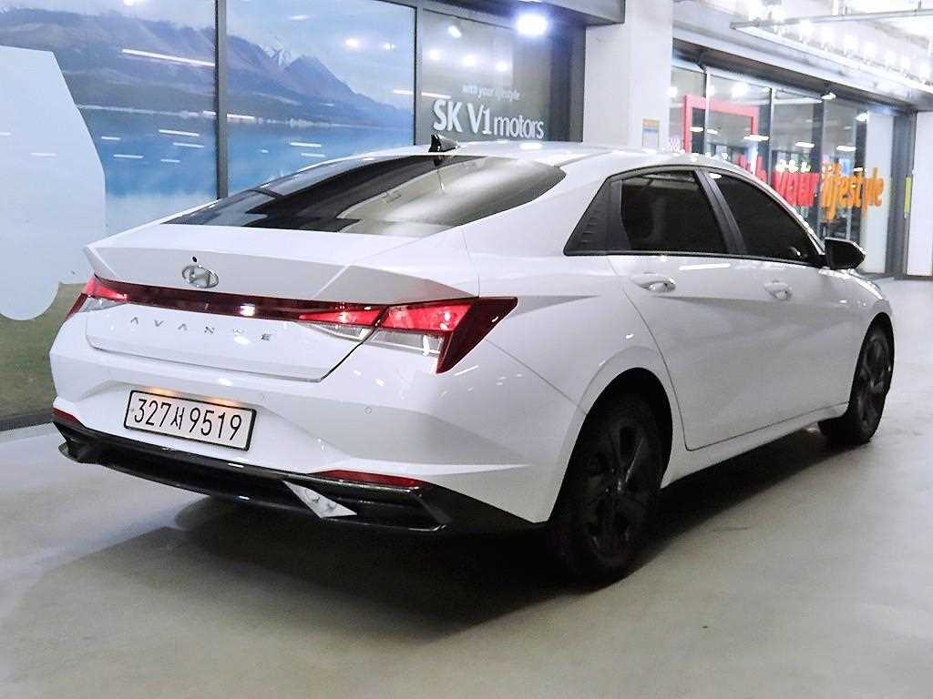 HYUNDAI Avante - Vista 4