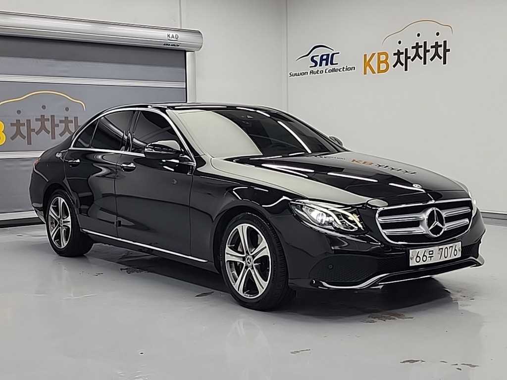 Mercedes Benz E class - Vista 4