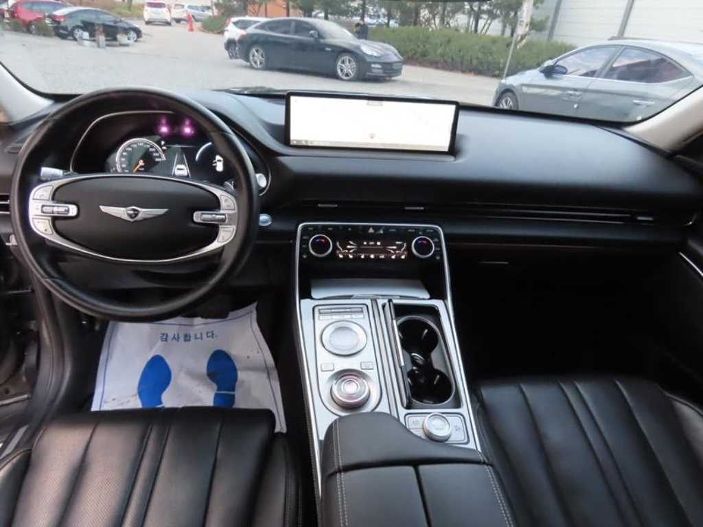 Genesis GV80 - Vista 9