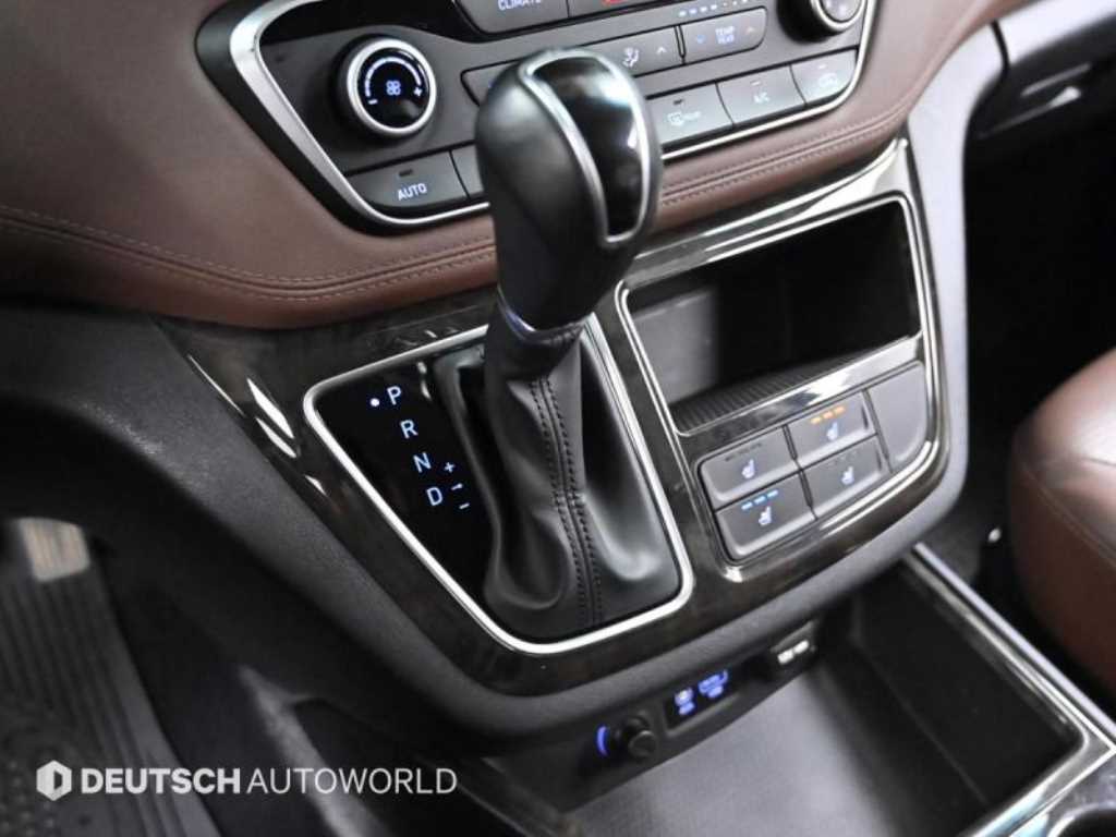 HYUNDAI Starex - Vista 9