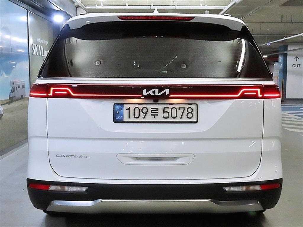 KIA Carnival - Vista 5