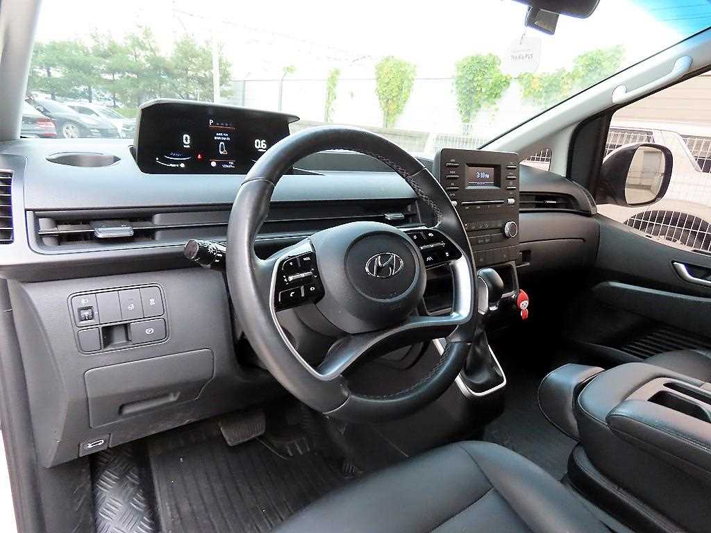 HYUNDAI Staria - Vista 7