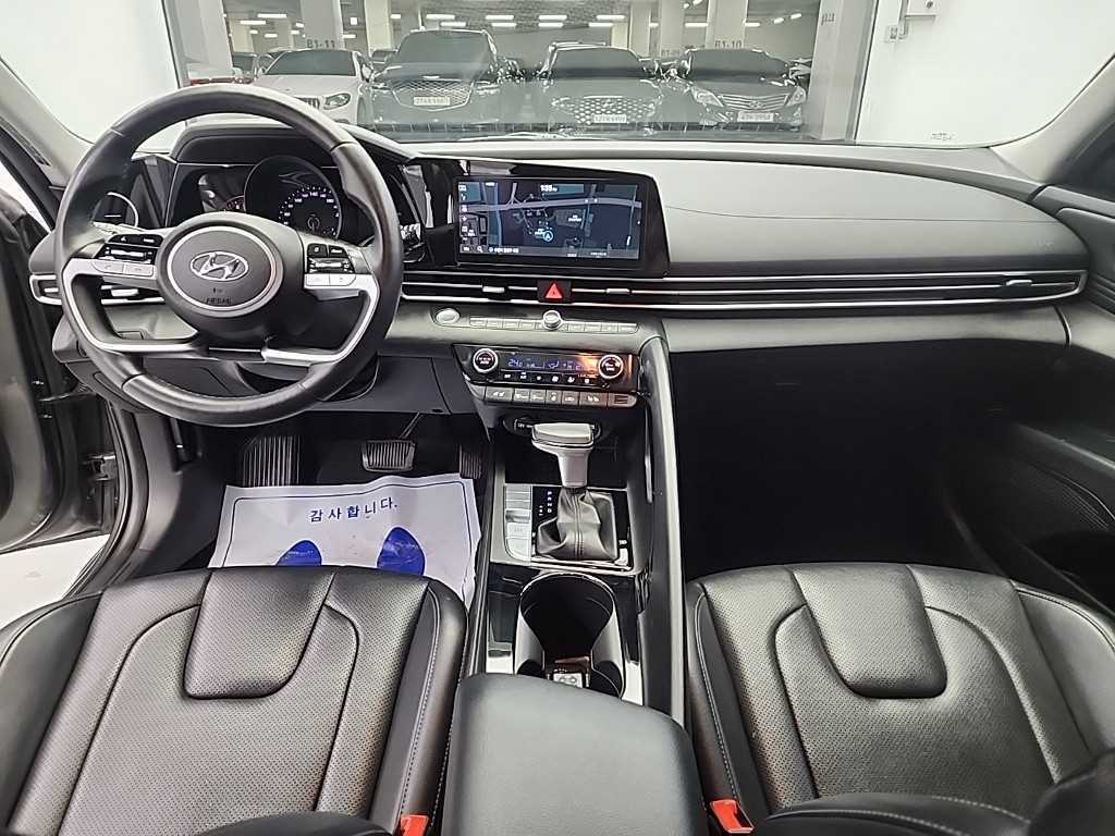 HYUNDAI Avante - Vista 7