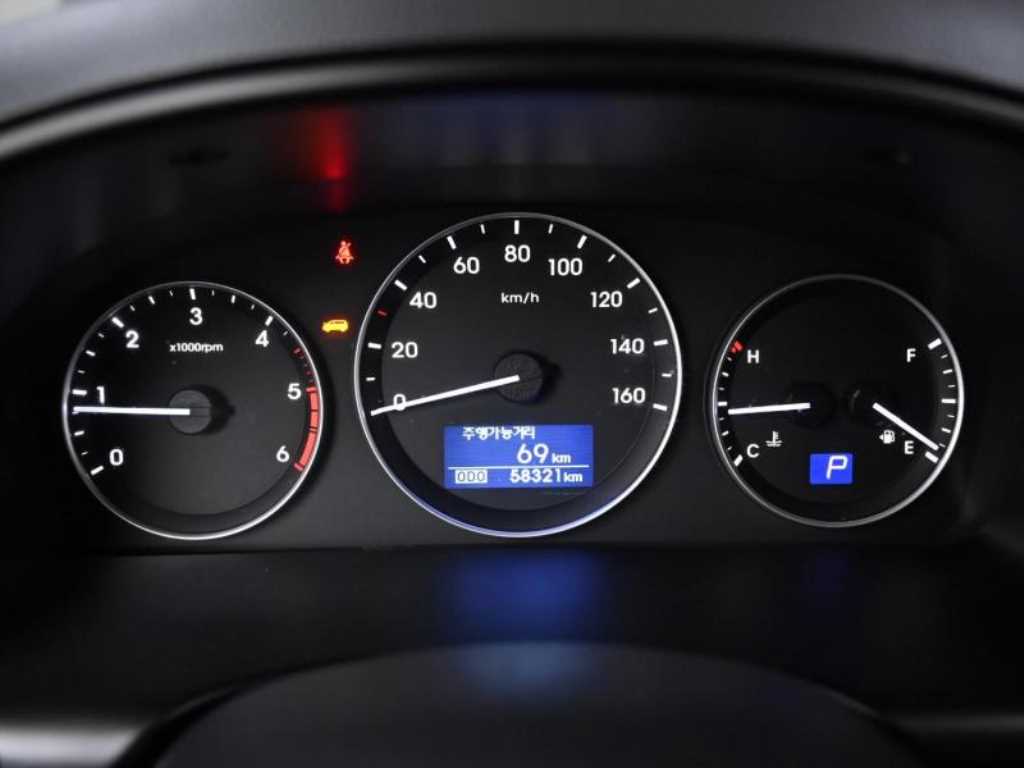 HYUNDAI Starex - Vista 8