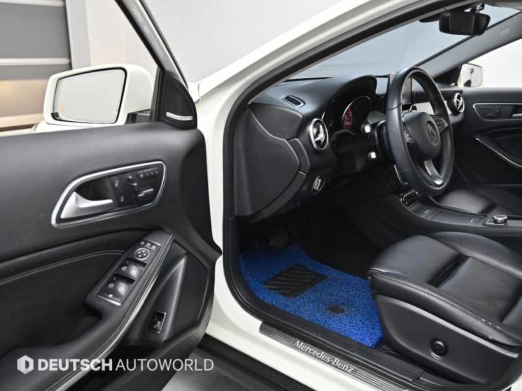 Mercedes Benz GLA Class - Vista 11