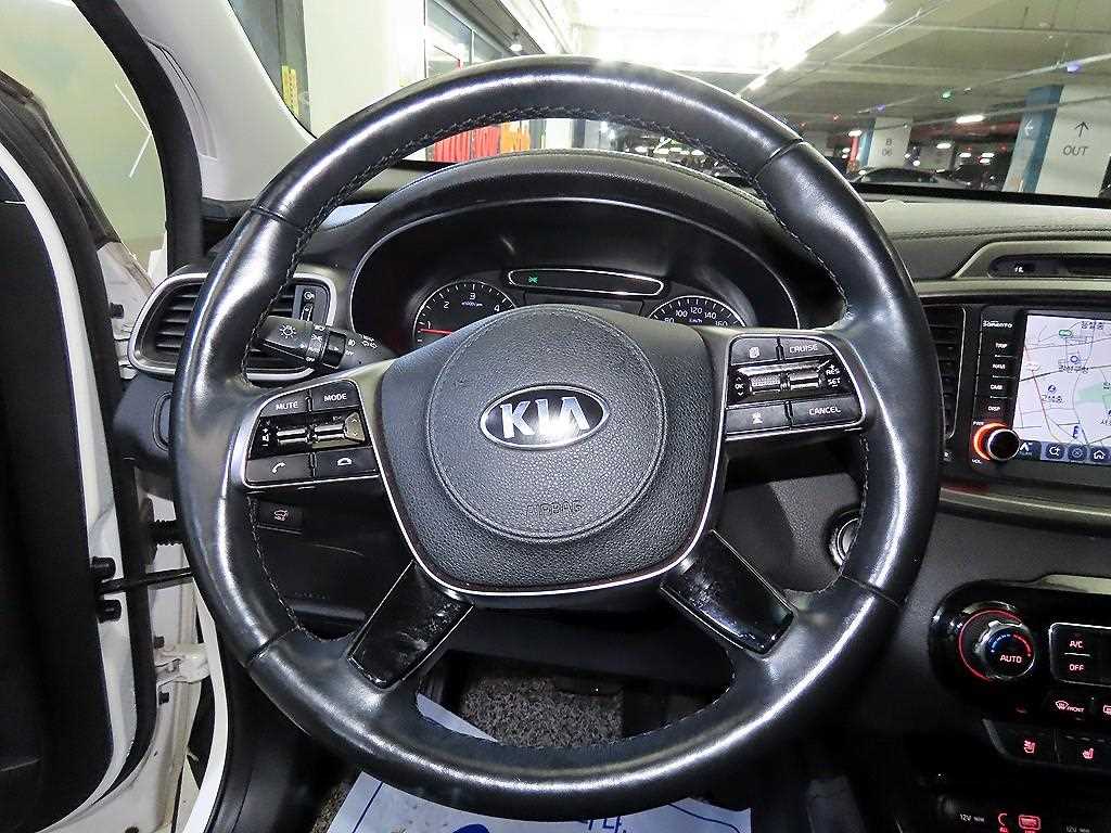 KIA Sorento - Vista 8