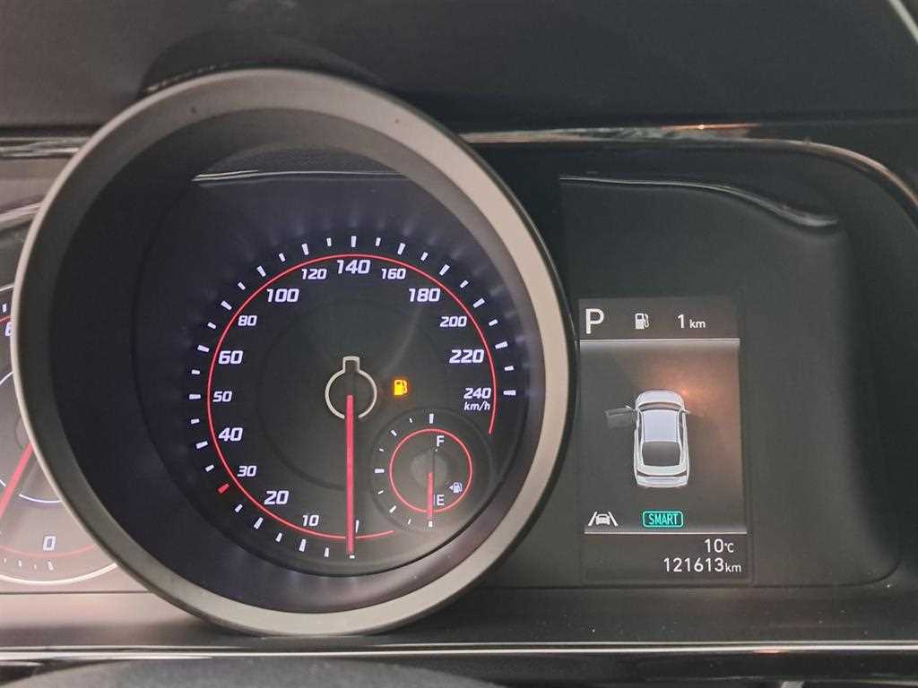 HYUNDAI Avante - Vista 8