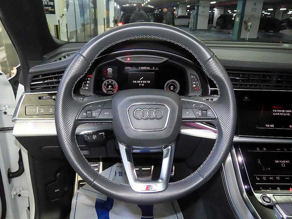 Audi Q8 - Vista 8