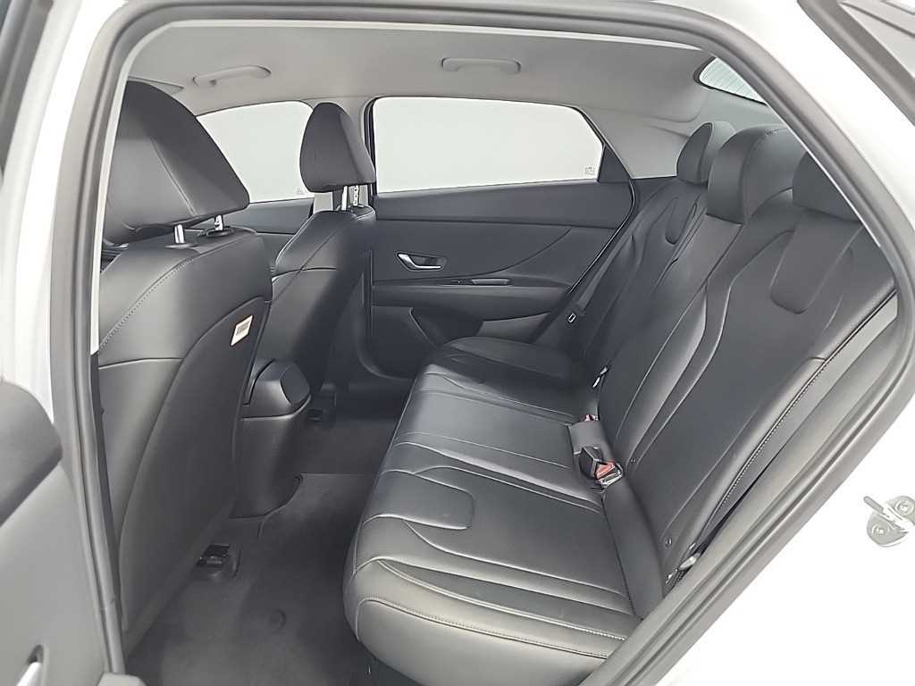 HYUNDAI Avante - Vista 12