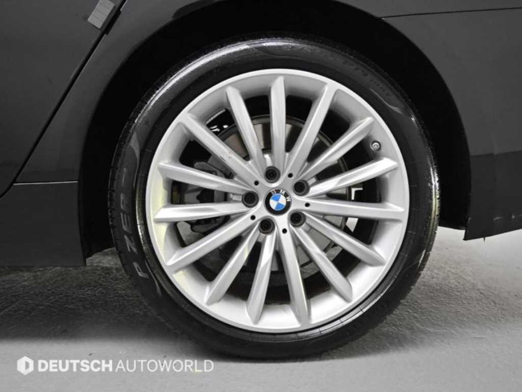 BMW 5 Series - Vista 5