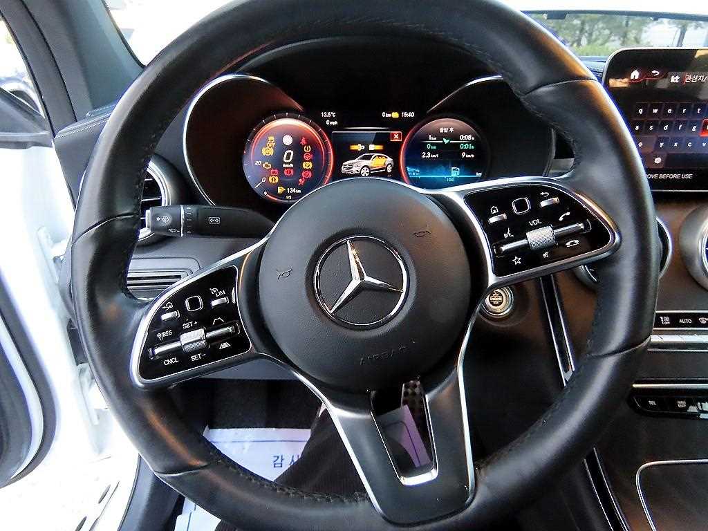 Mercedes Benz GLC Class - Vista 8