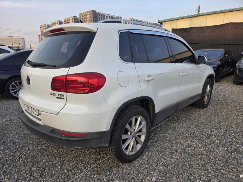 Volkswagen Tiguan - Vista 4
