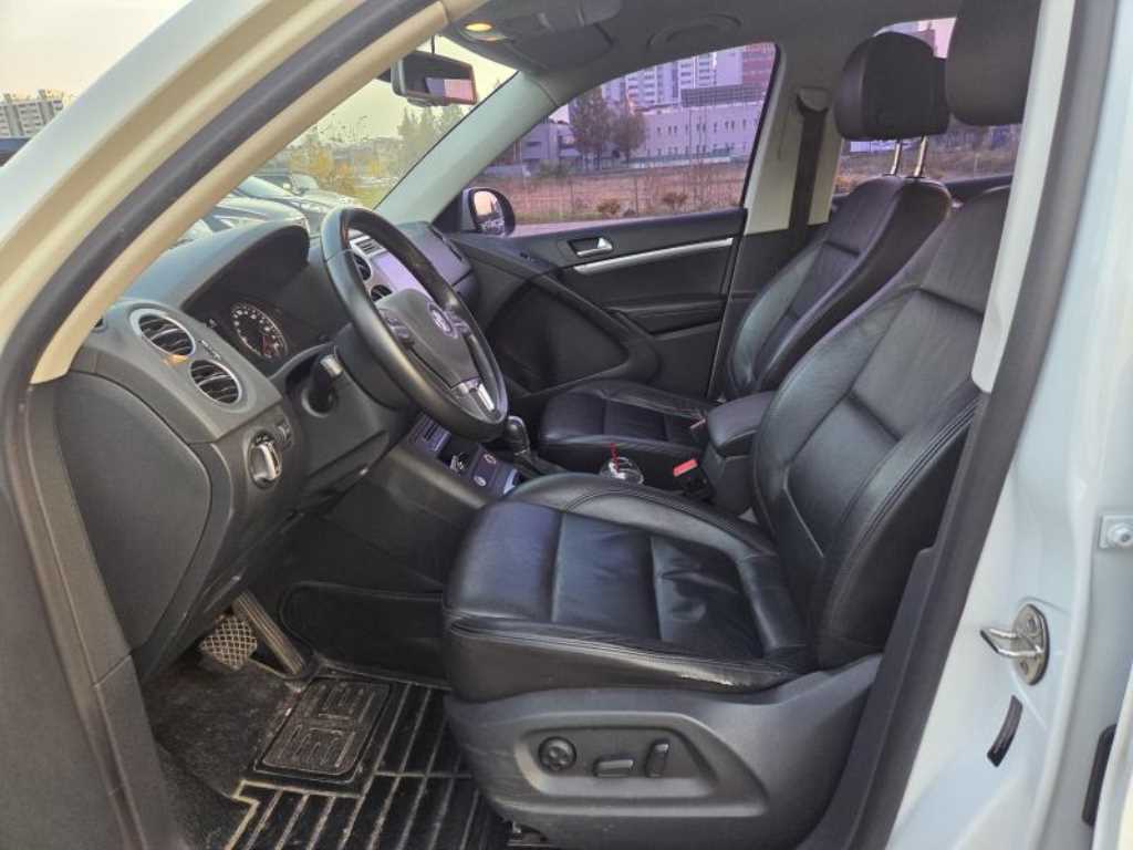 Volkswagen Tiguan - Vista 11