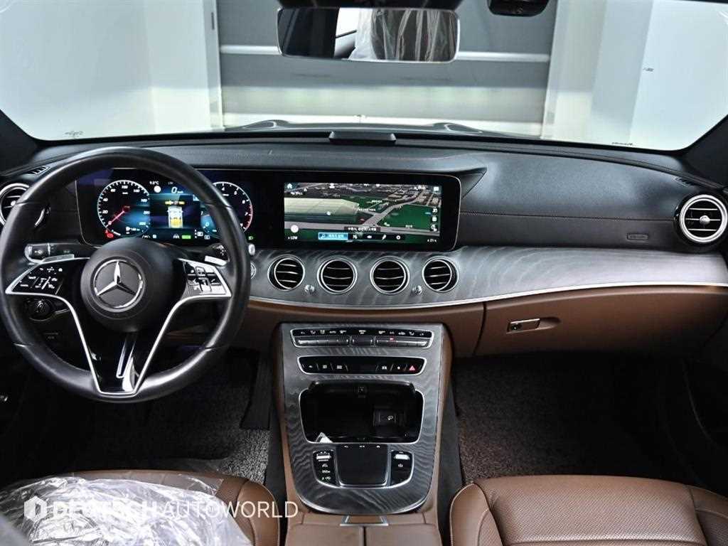 Mercedes Benz E class - Vista 7