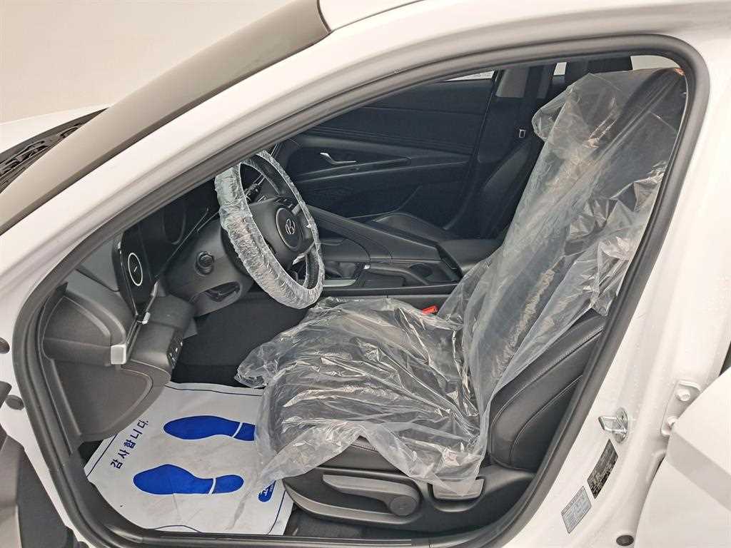 HYUNDAI Avante - Vista 11