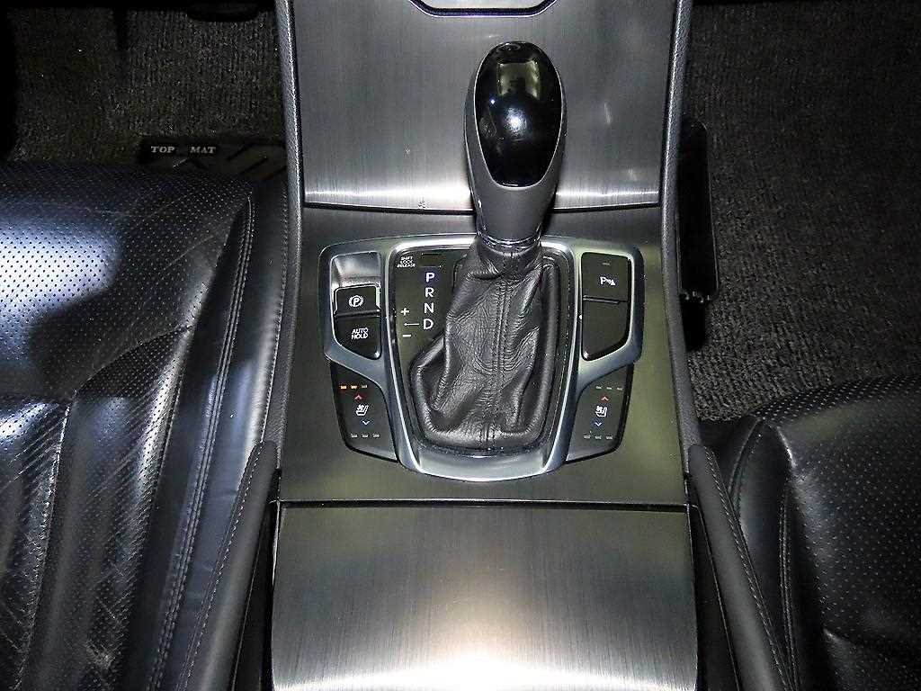 HYUNDAI Grandeur - Vista 12