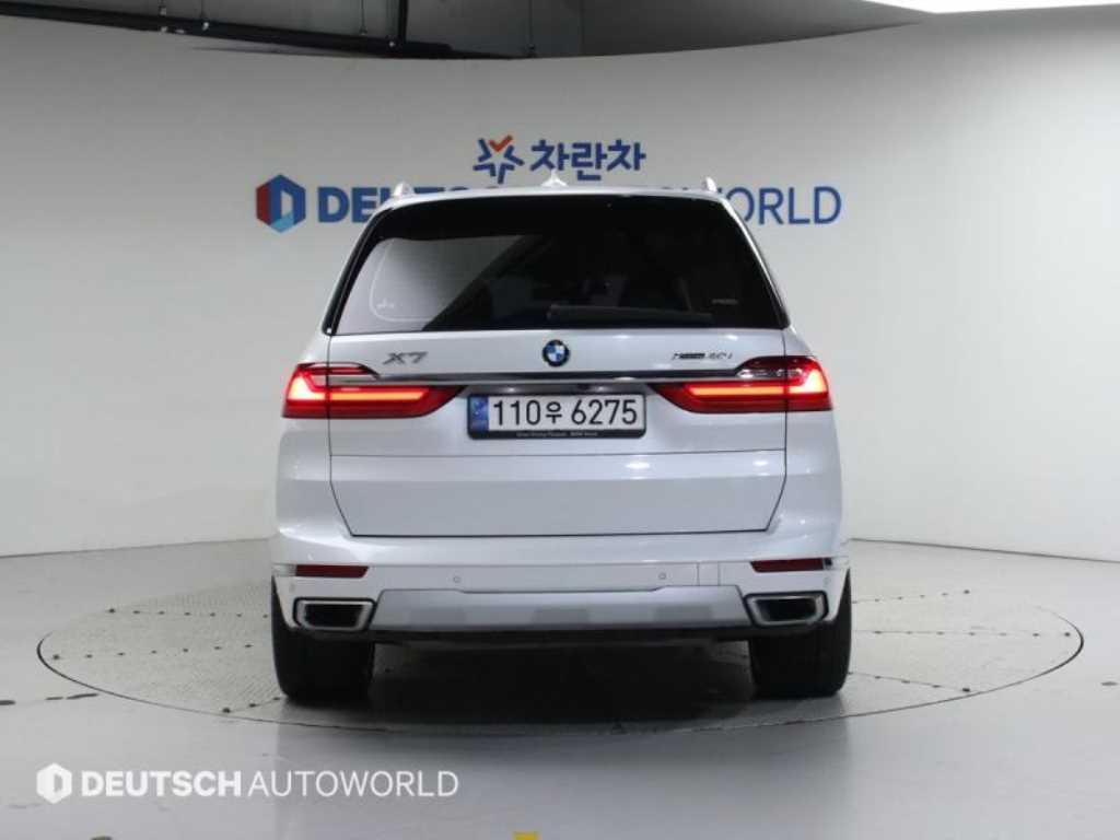 BMW X7 - Vista 4