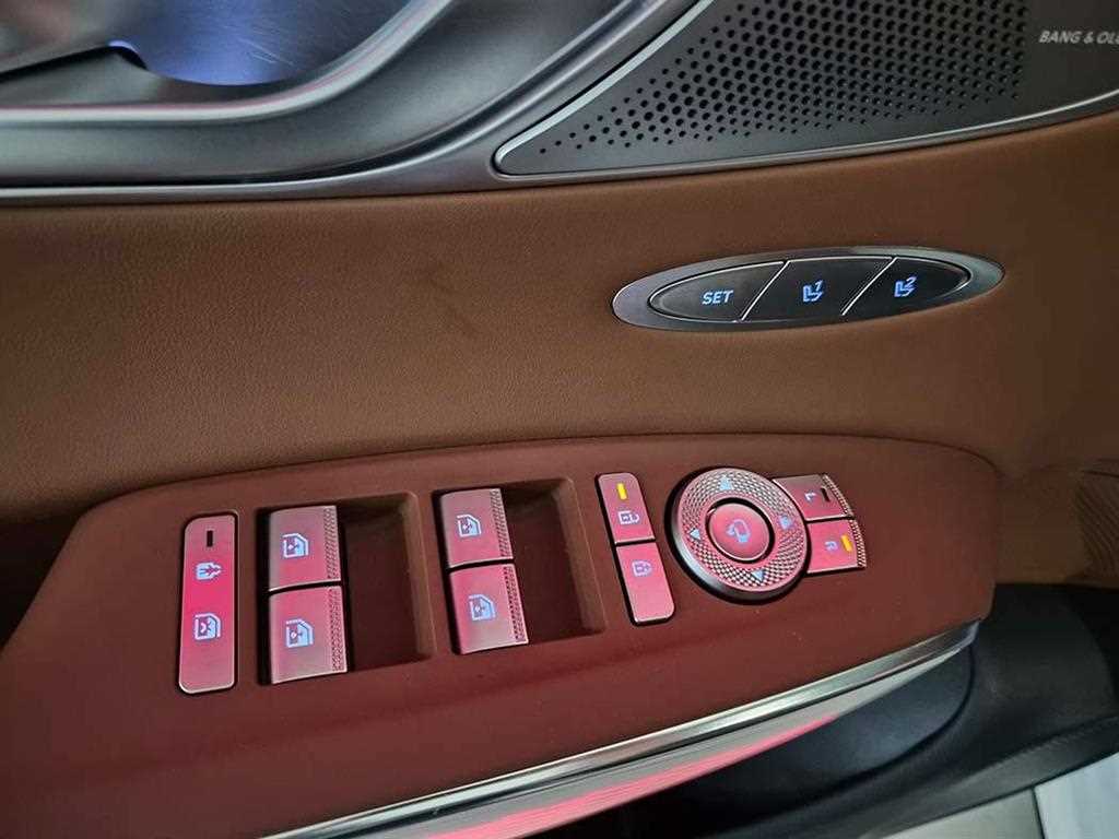 Genesis GV70 - Vista 11