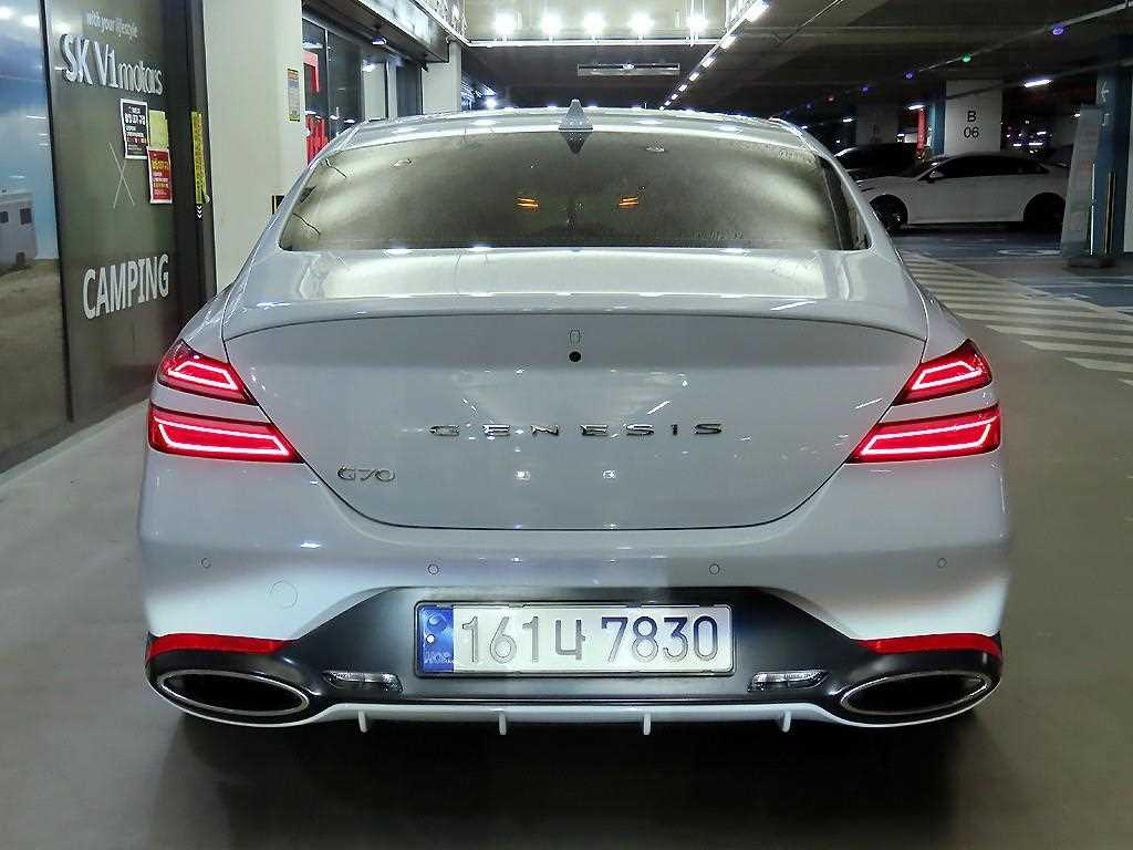 Genesis G70 - Vista 5