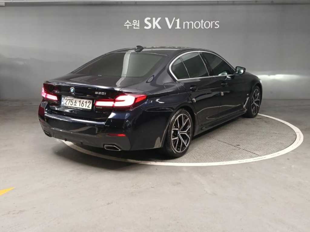 BMW 5 Series - Vista 4