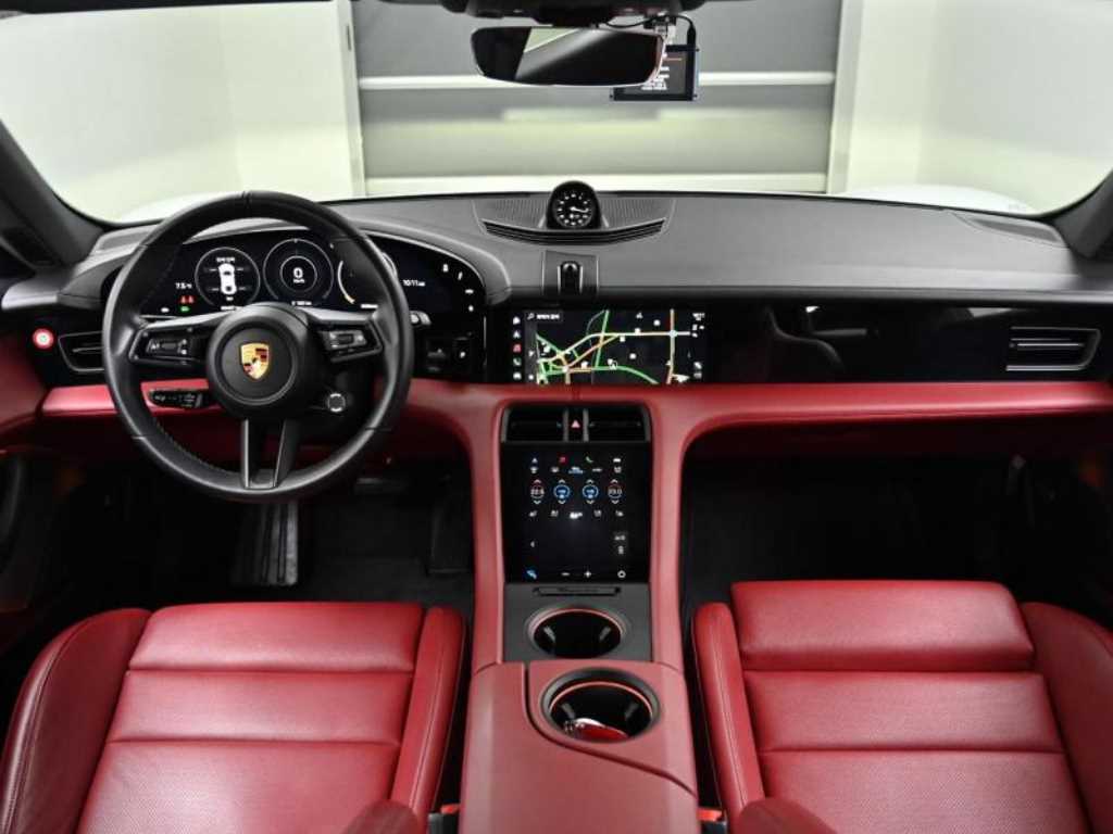 Porsche Taycan - Vista 8