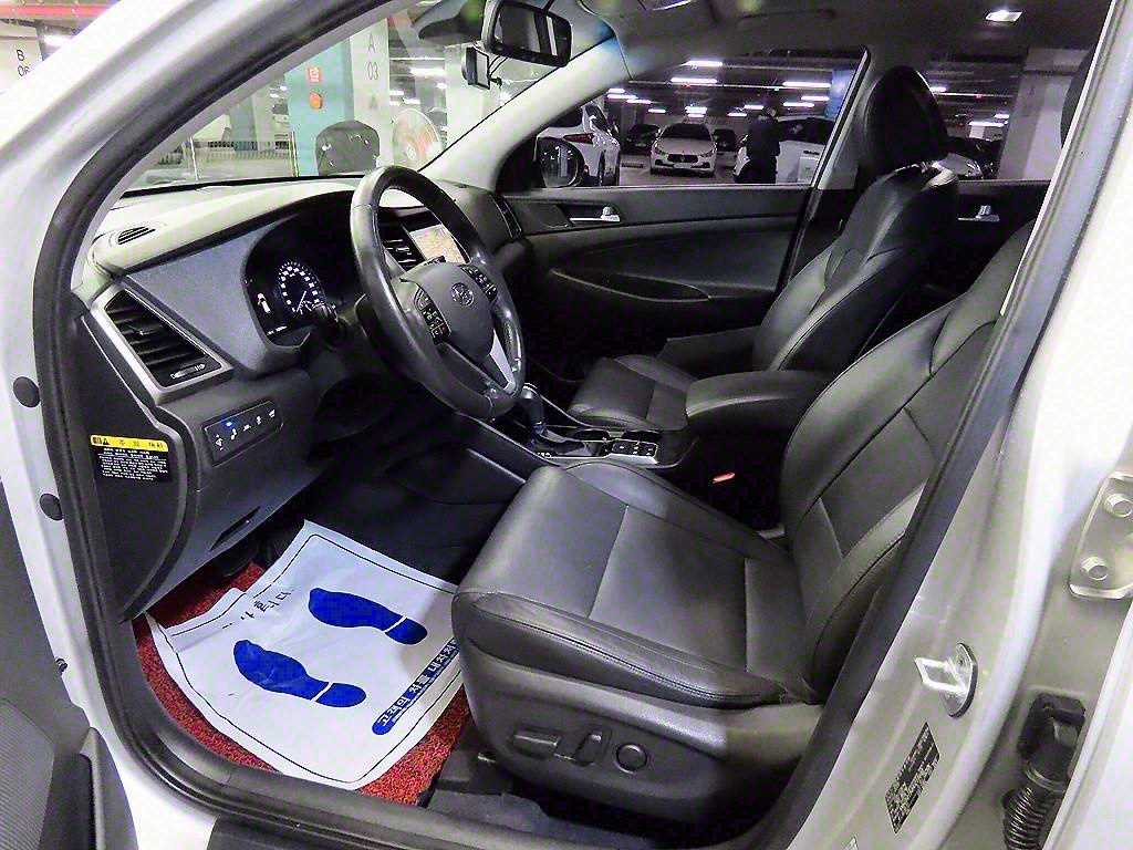 HYUNDAI Tucson - Vista 6