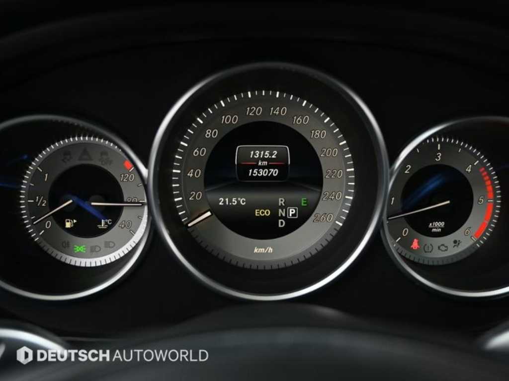 Mercedes Benz CLS Class - Vista 8