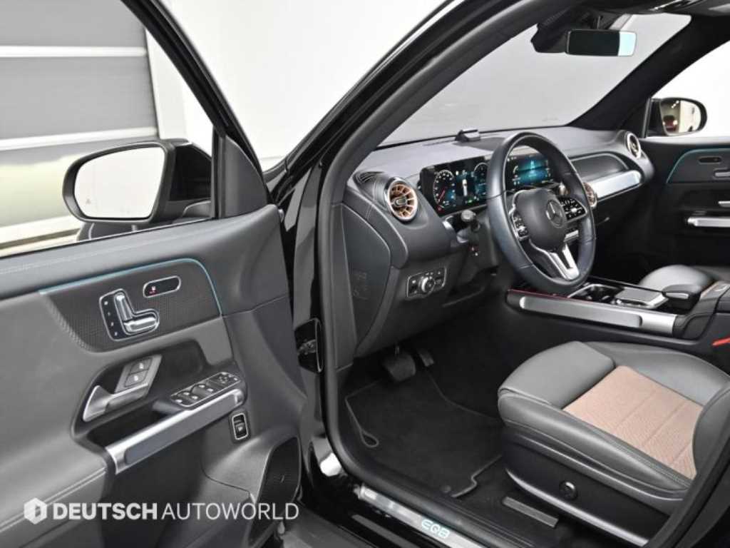 Mercedes Benz EQB - Vista 11