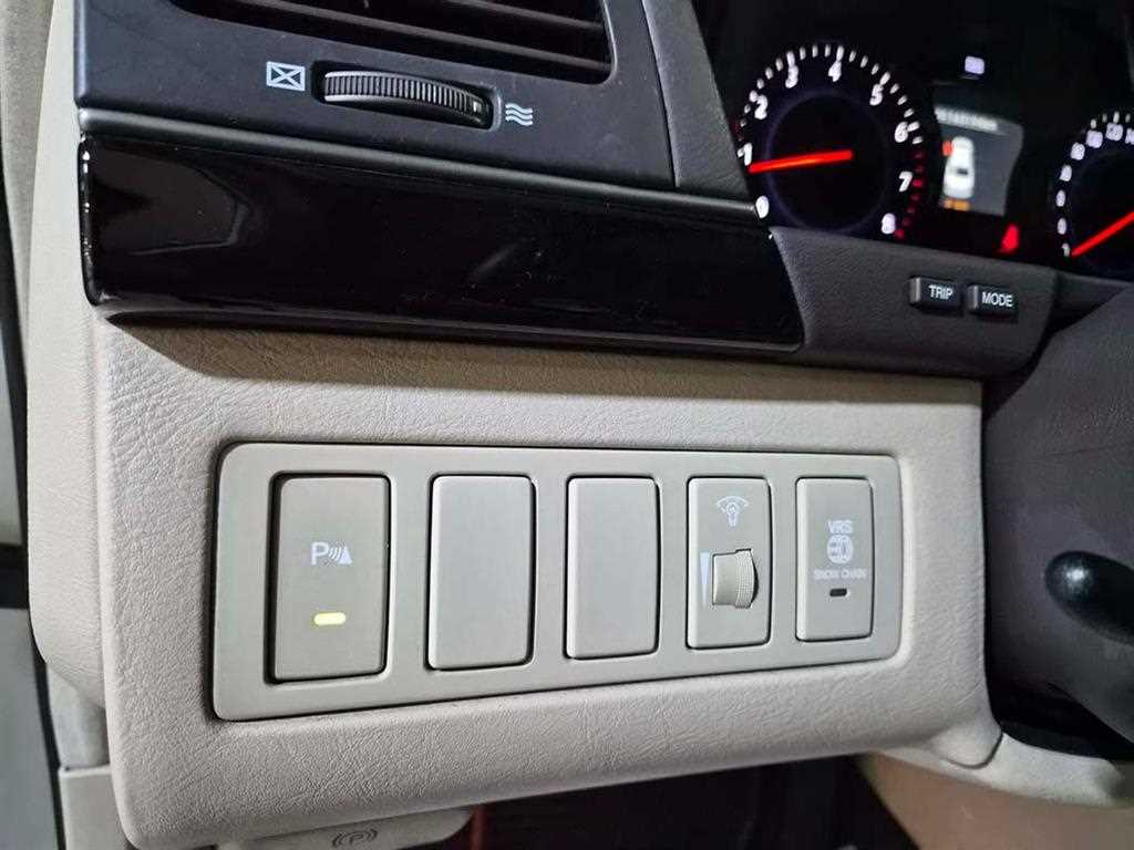 KIA Opirus - Vista 12