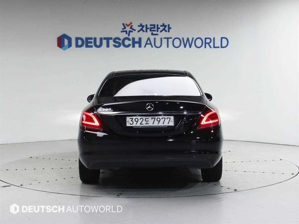 Mercedes Benz C Class - Vista 4