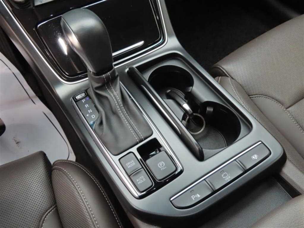 HYUNDAI Grandeur - Vista 6