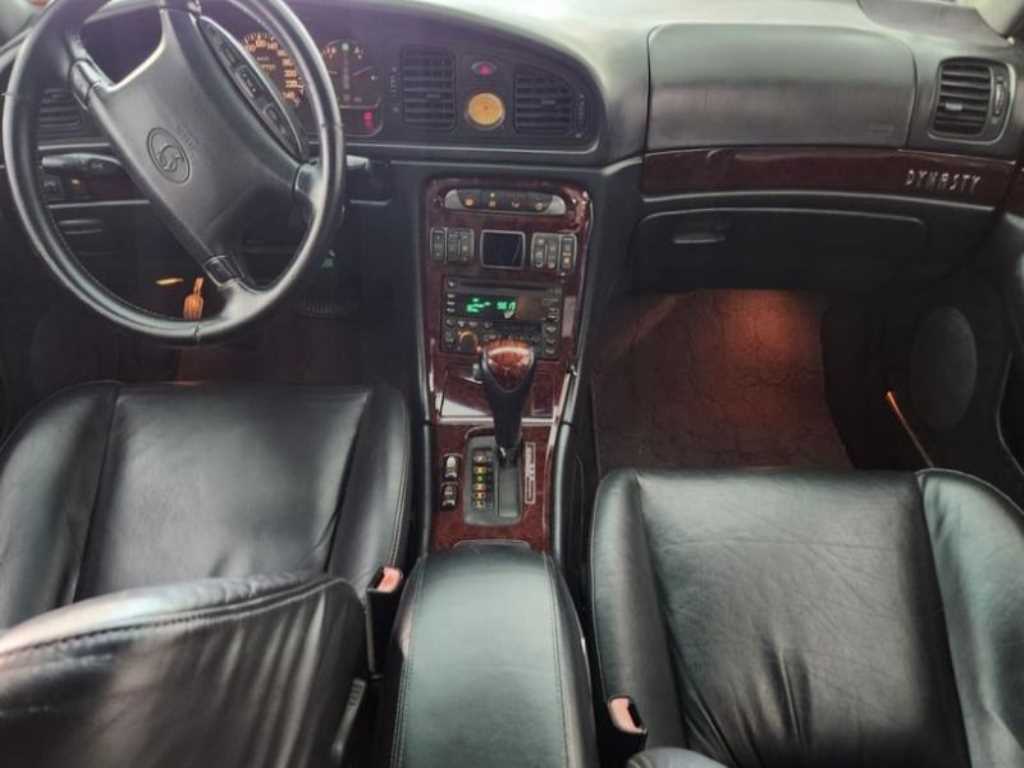 HYUNDAI Dynasty - Vista 7