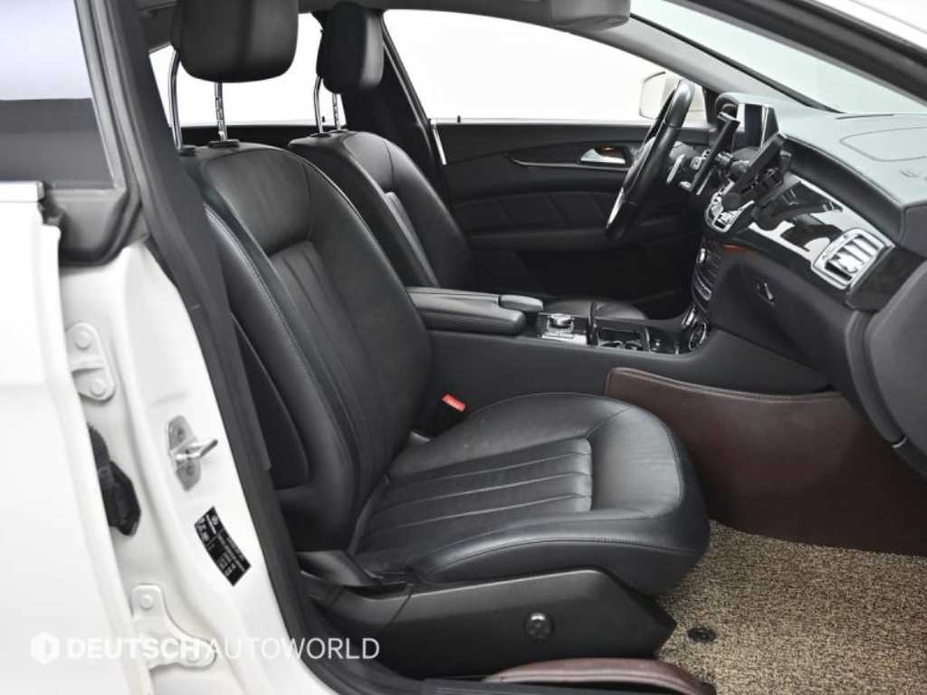 Mercedes Benz CLS Class - Vista 10