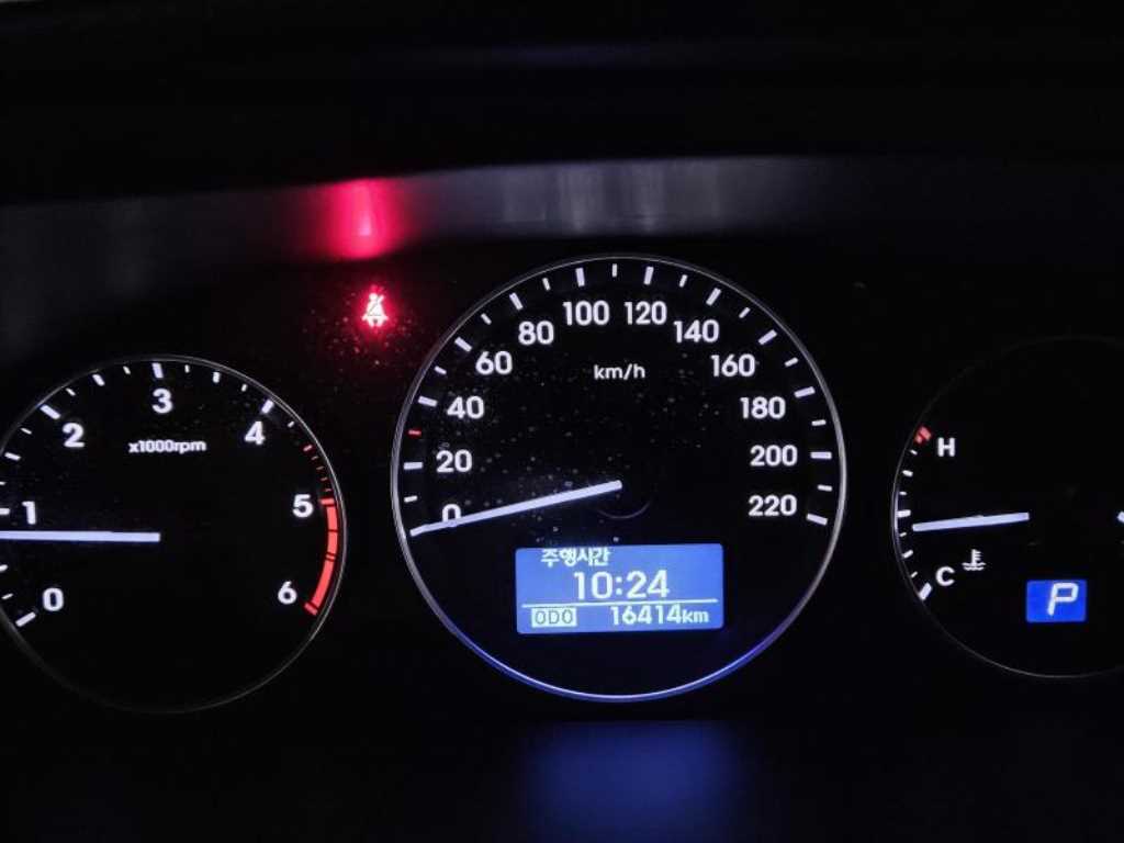 HYUNDAI Starex - Vista 9