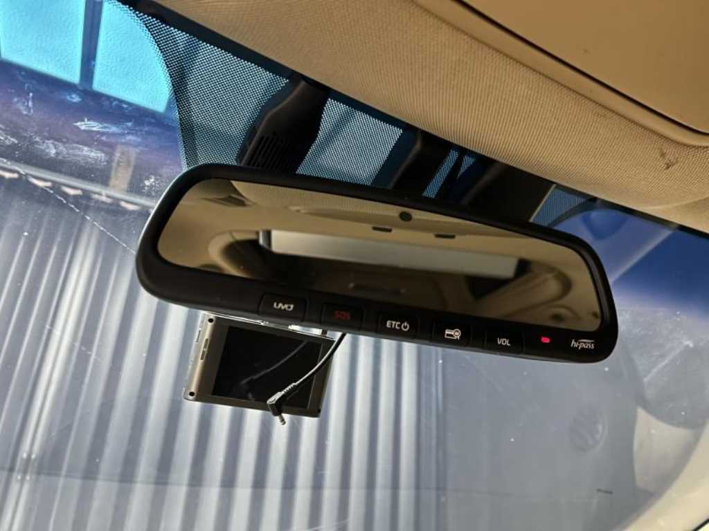 KIA Carnival - Vista 12