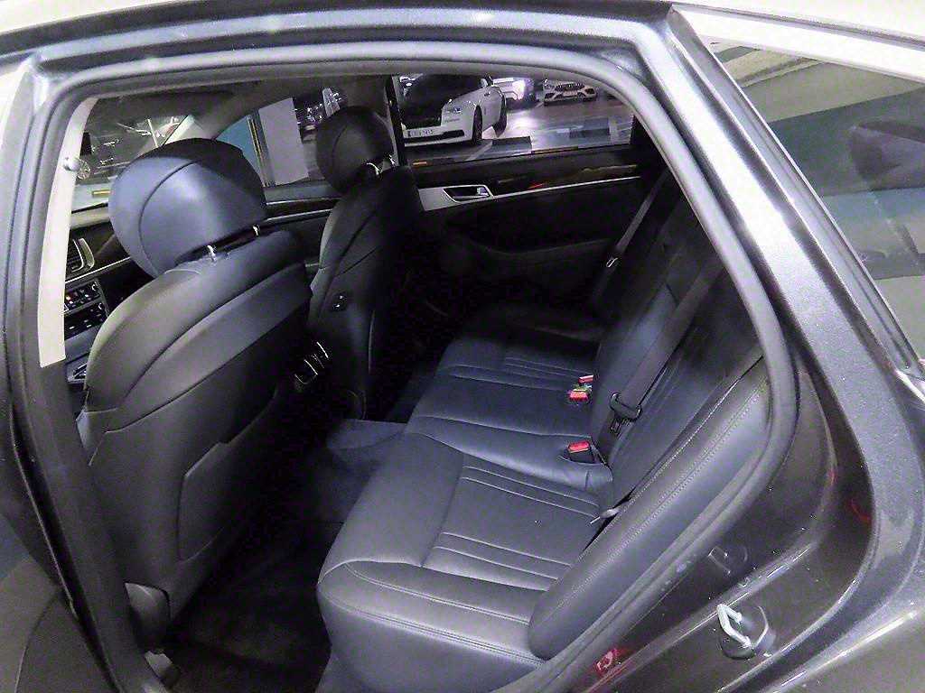 Genesis G80 - Vista 7