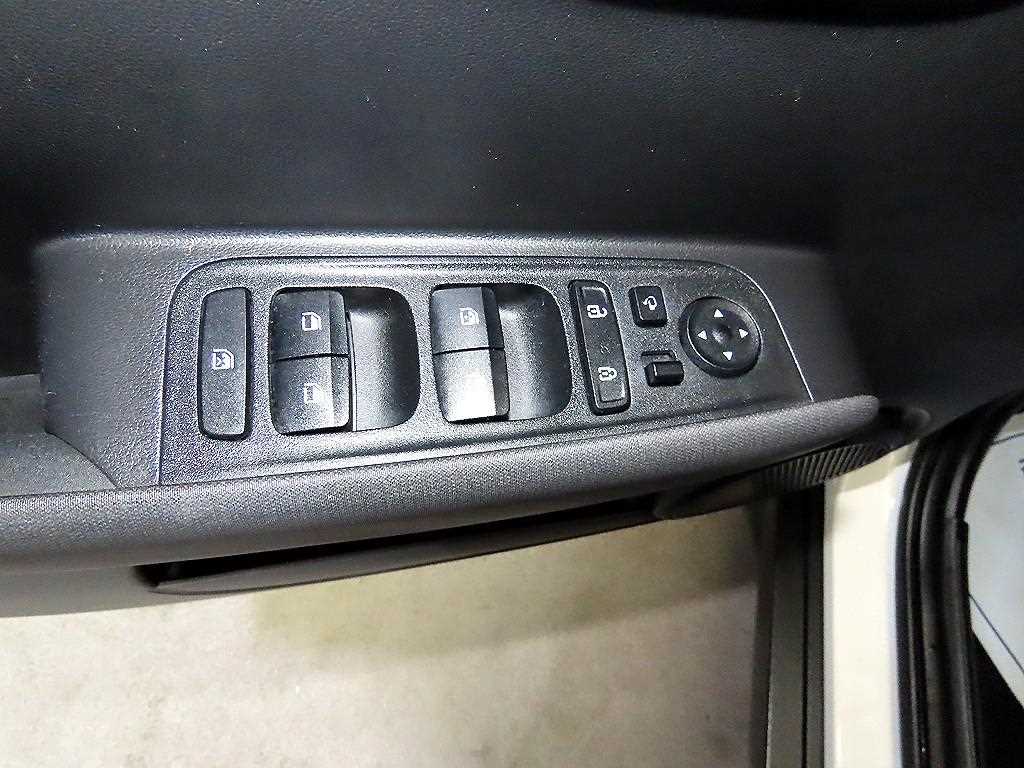 HYUNDAI Casper - Vista 12