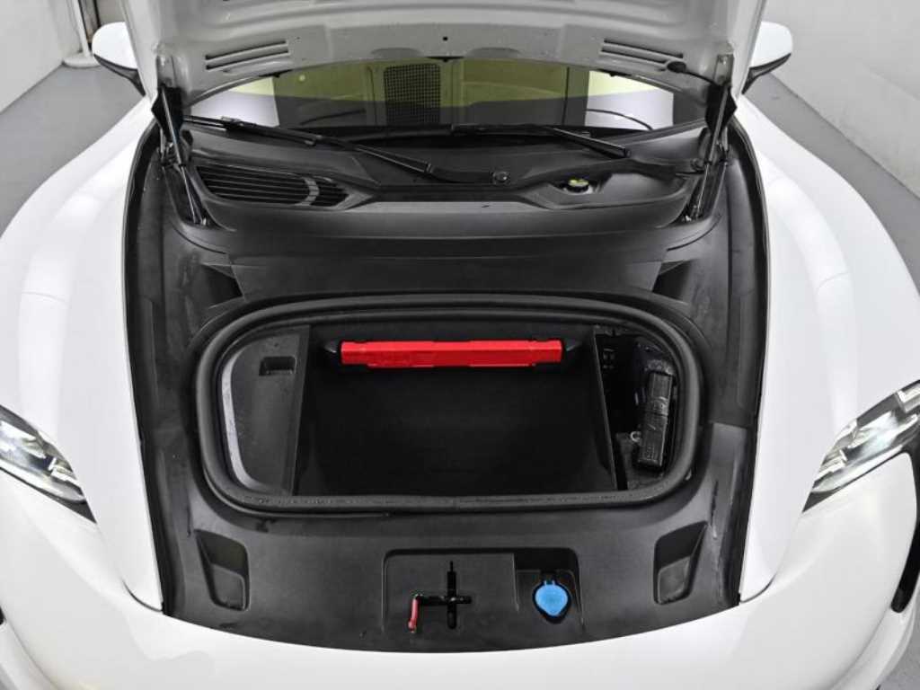 Porsche Taycan - Vista 7