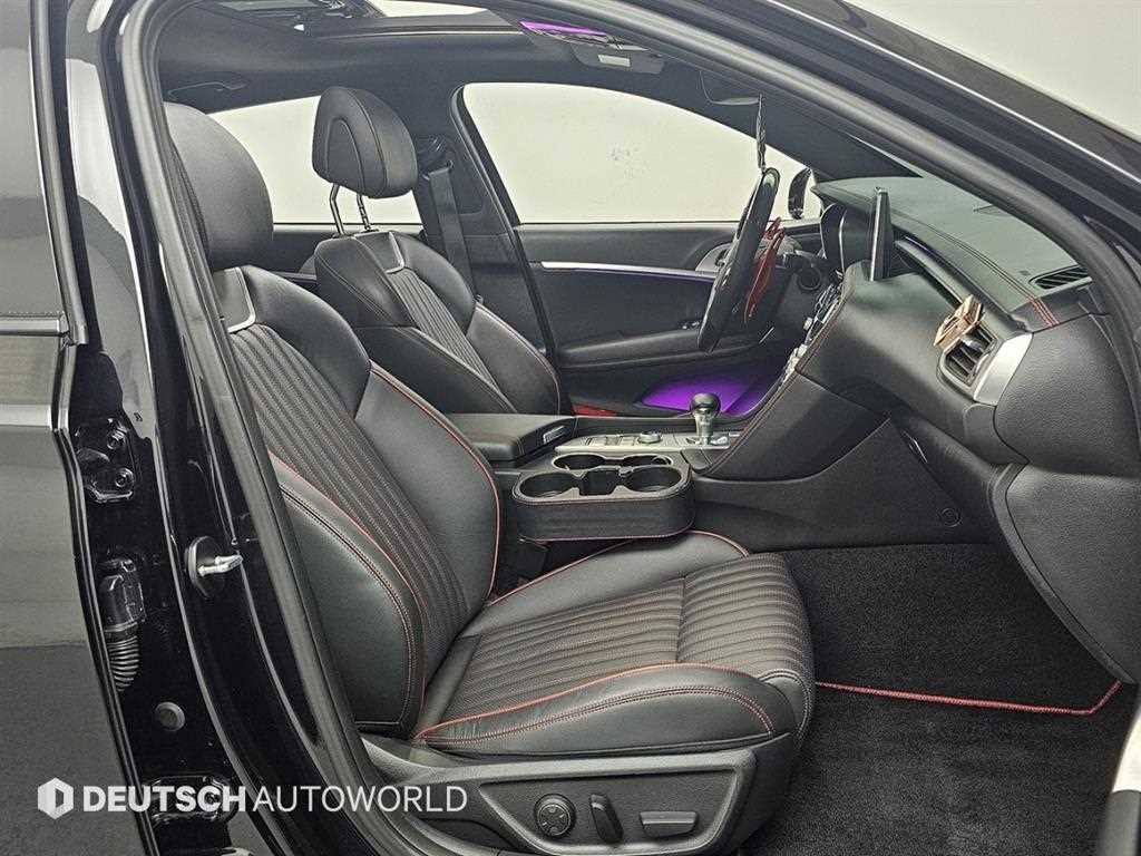 Genesis G70 - Vista 10