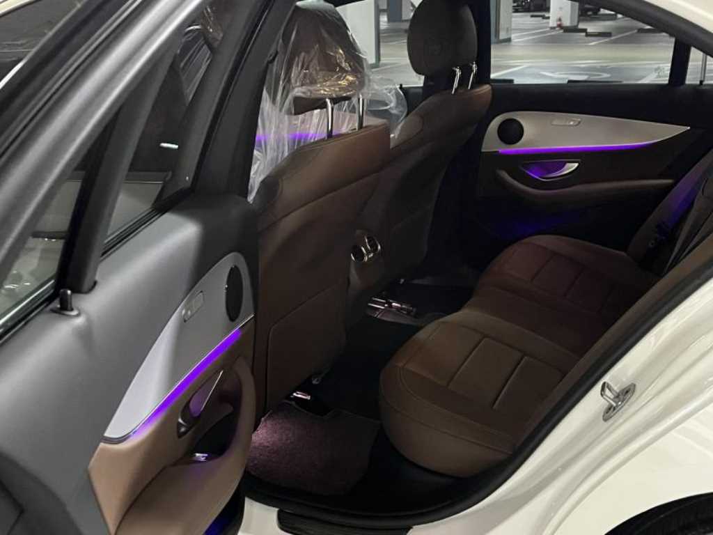 Mercedes Benz E class - Vista 11