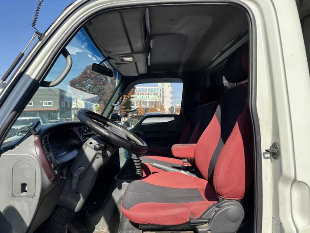 medium and large cargo truck - Vista 8