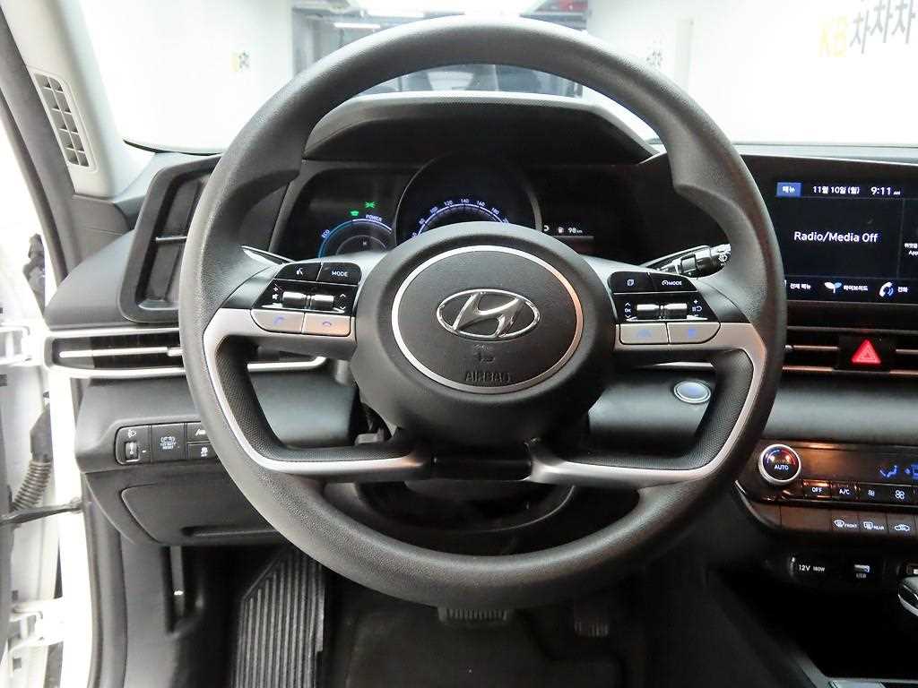 HYUNDAI Avante - Vista 8