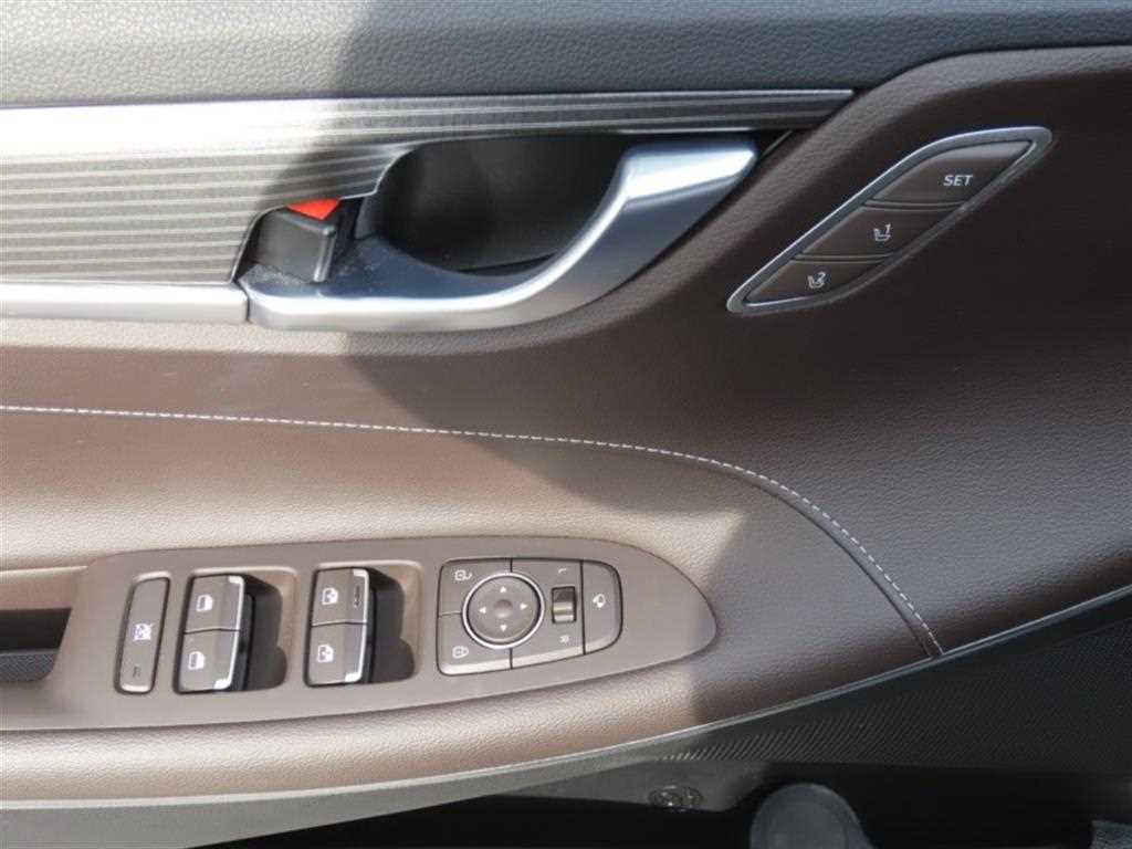 HYUNDAI Grandeur - Vista 12