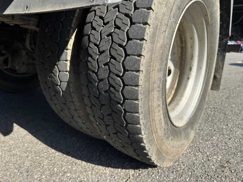 medium and large cargo truck - Vista 12