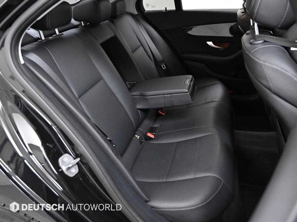 Mercedes Benz C Class - Vista 12