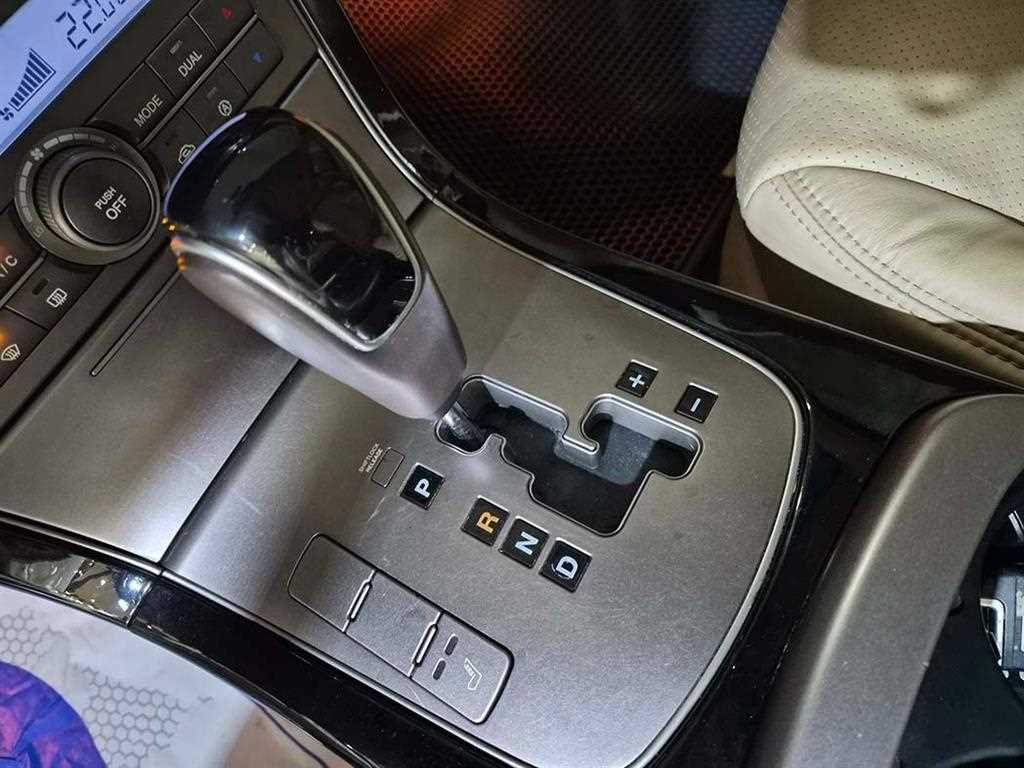 KIA Opirus - Vista 10