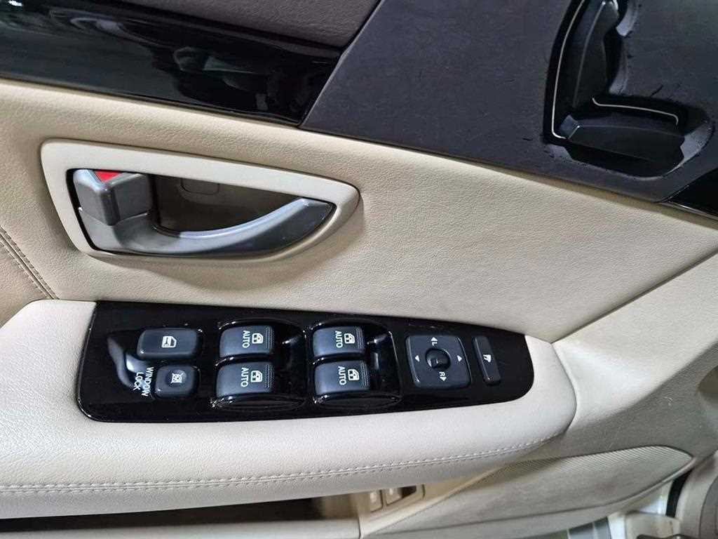 KIA Opirus - Vista 11